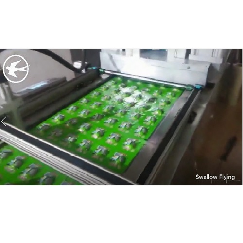 Thermoforming vacuum machine double face operation